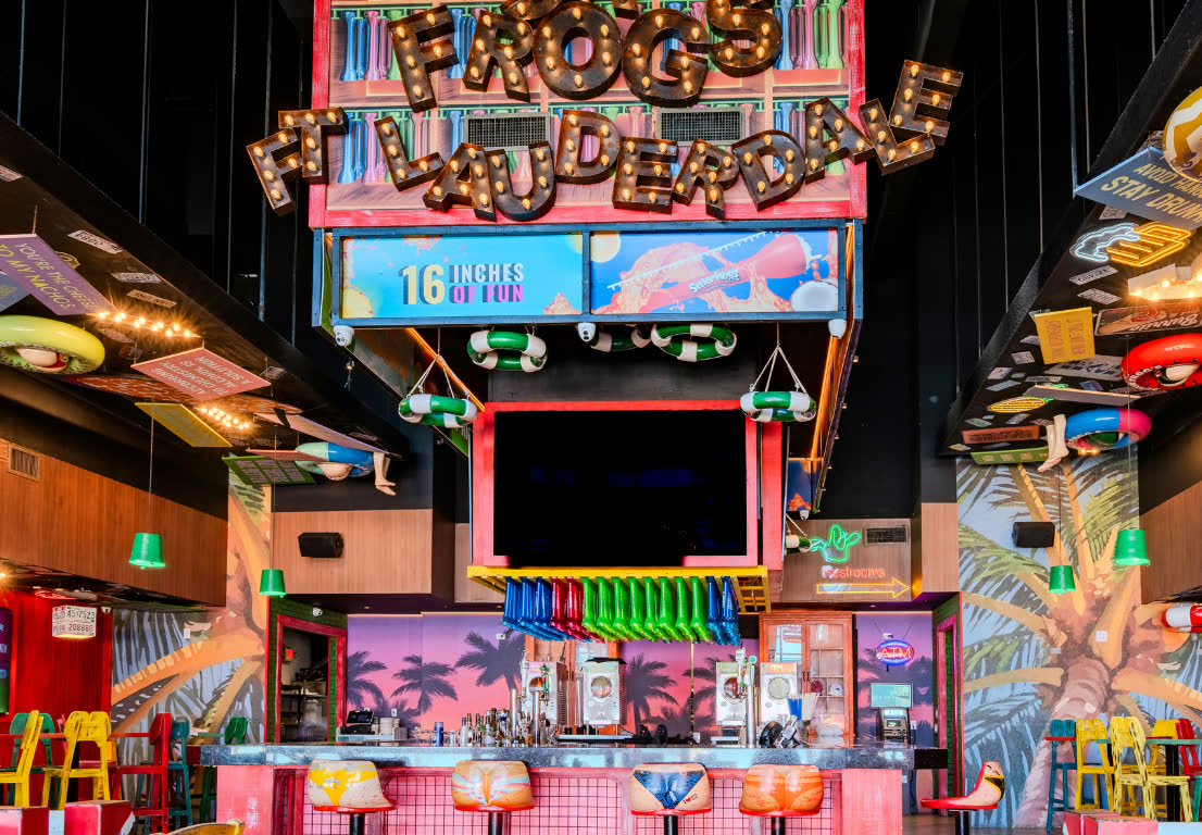 El comedor lleno de color de Señor Frog’s Fort Lauderdale