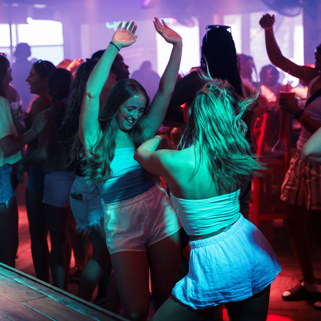Baile y música en Señor Frog’s Los Cabos