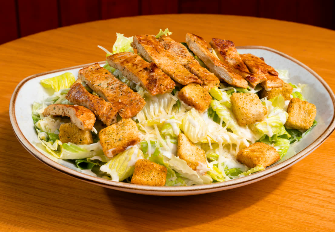 Ensalada César con pollo de Señor Frog’s Orlando