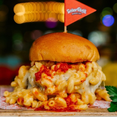 mac cheese burger