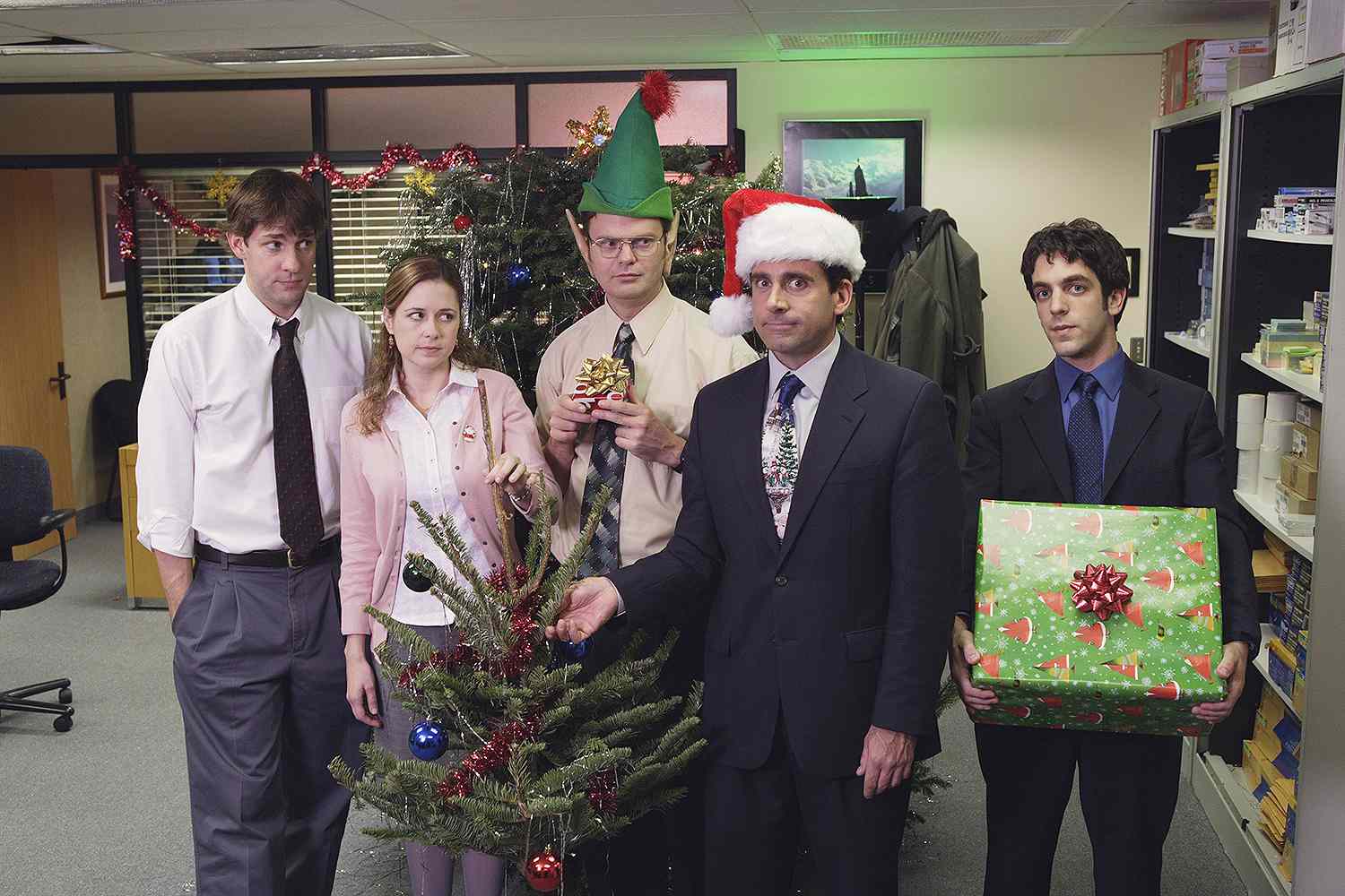 the office christmas 121622 1 af688938c4d44a19aa3bf6e2666b949b